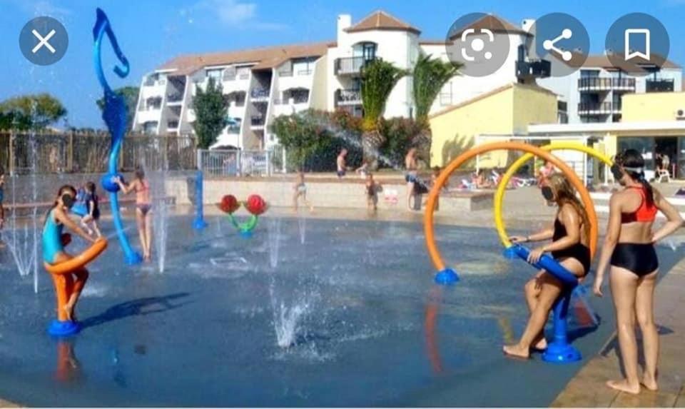 Superbe Appartement Avec Piscine Le Barcares Exterior photo